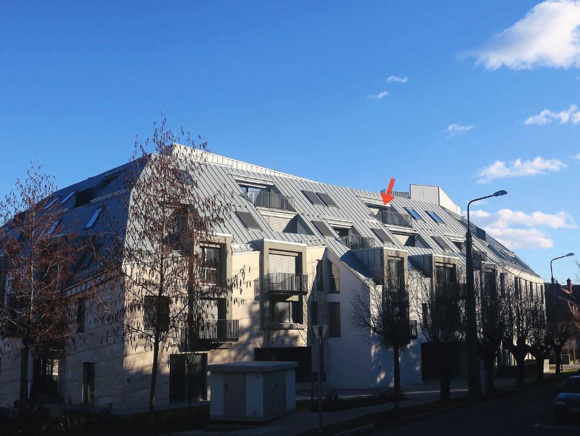 Atrium Apartman Heviz Mit Panoramaterrasse Und Tiefgarage Eksteriør billede