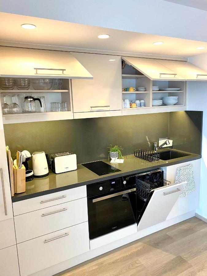 Atrium Apartman Heviz Mit Panoramaterrasse Und Tiefgarage Eksteriør billede