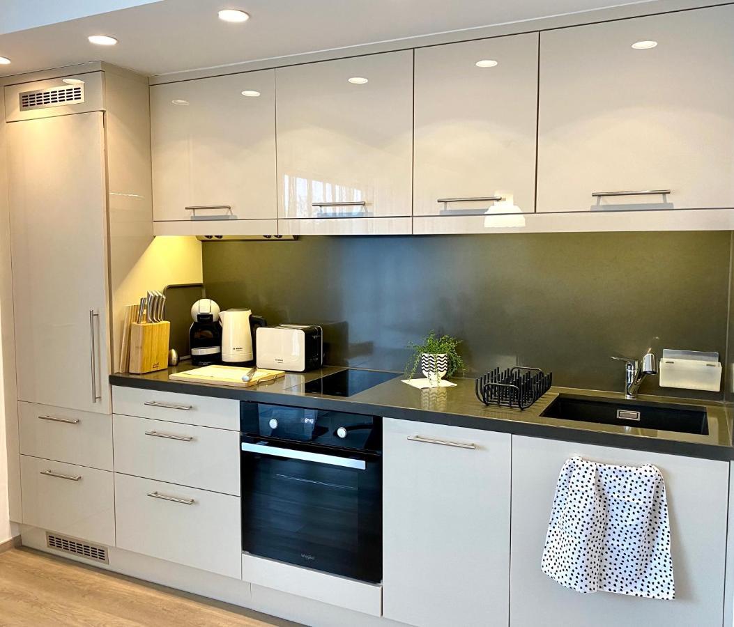 Atrium Apartman Heviz Mit Panoramaterrasse Und Tiefgarage Eksteriør billede