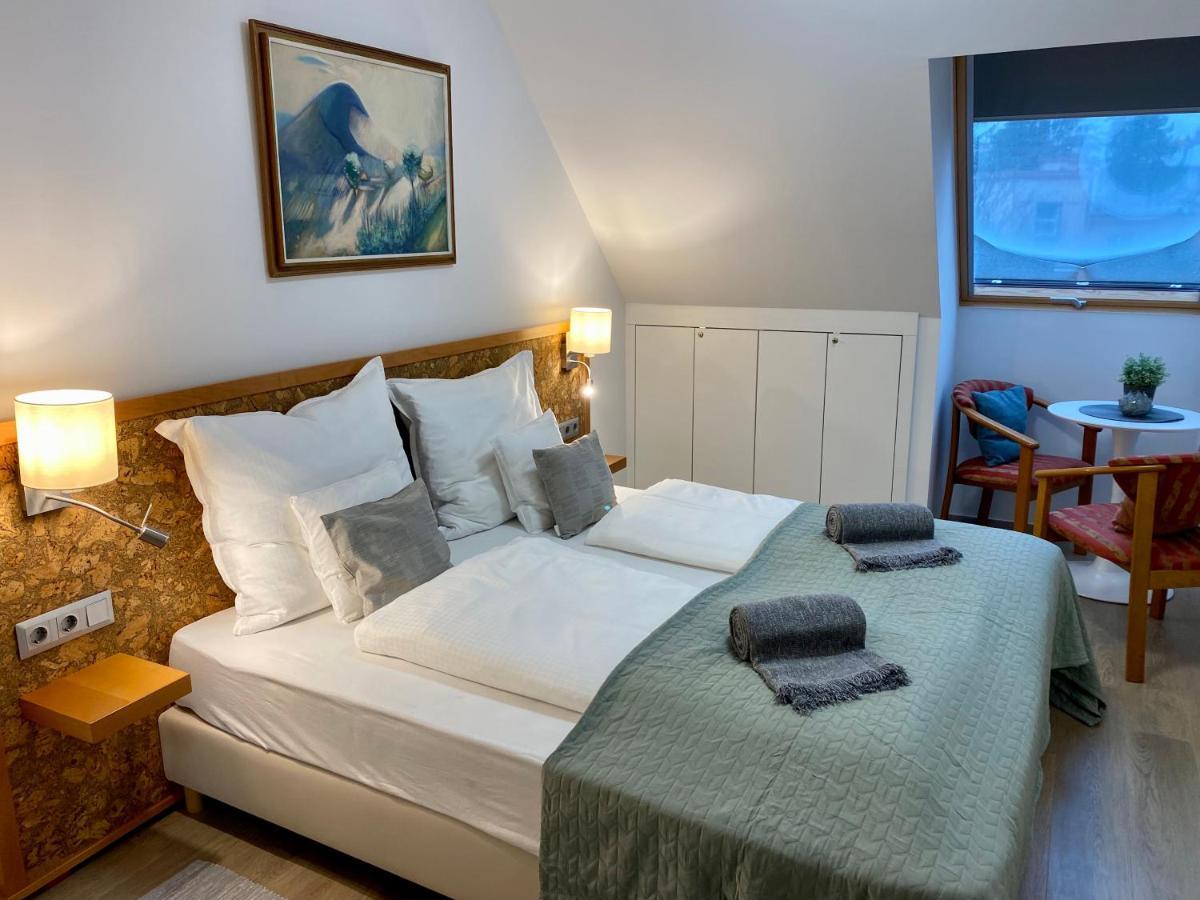 Atrium Apartman Heviz Mit Panoramaterrasse Und Tiefgarage Eksteriør billede