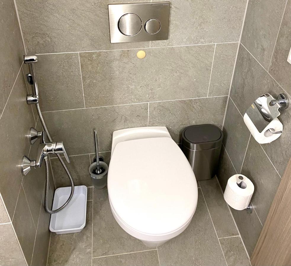 Atrium Apartman Heviz Mit Panoramaterrasse Und Tiefgarage Eksteriør billede