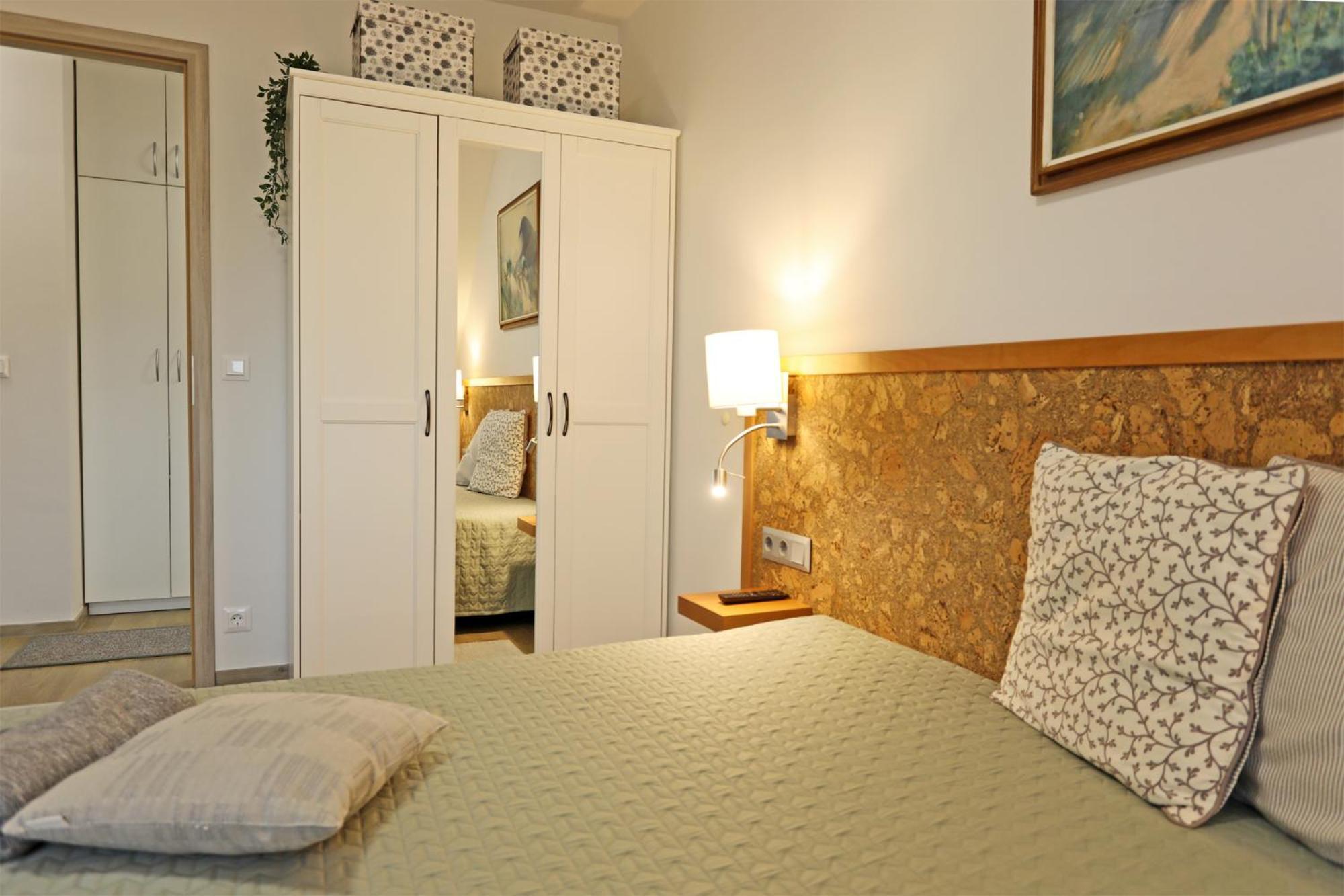 Atrium Apartman Heviz Mit Panoramaterrasse Und Tiefgarage Eksteriør billede