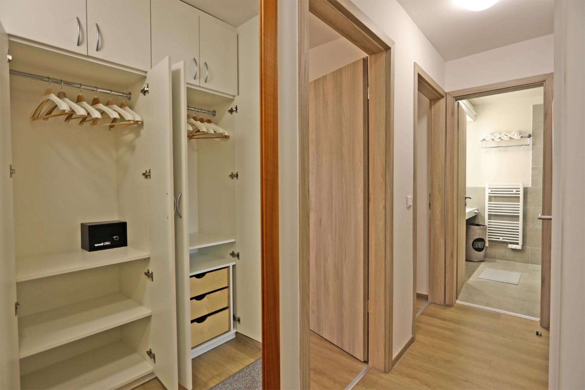 Atrium Apartman Heviz Mit Panoramaterrasse Und Tiefgarage Eksteriør billede