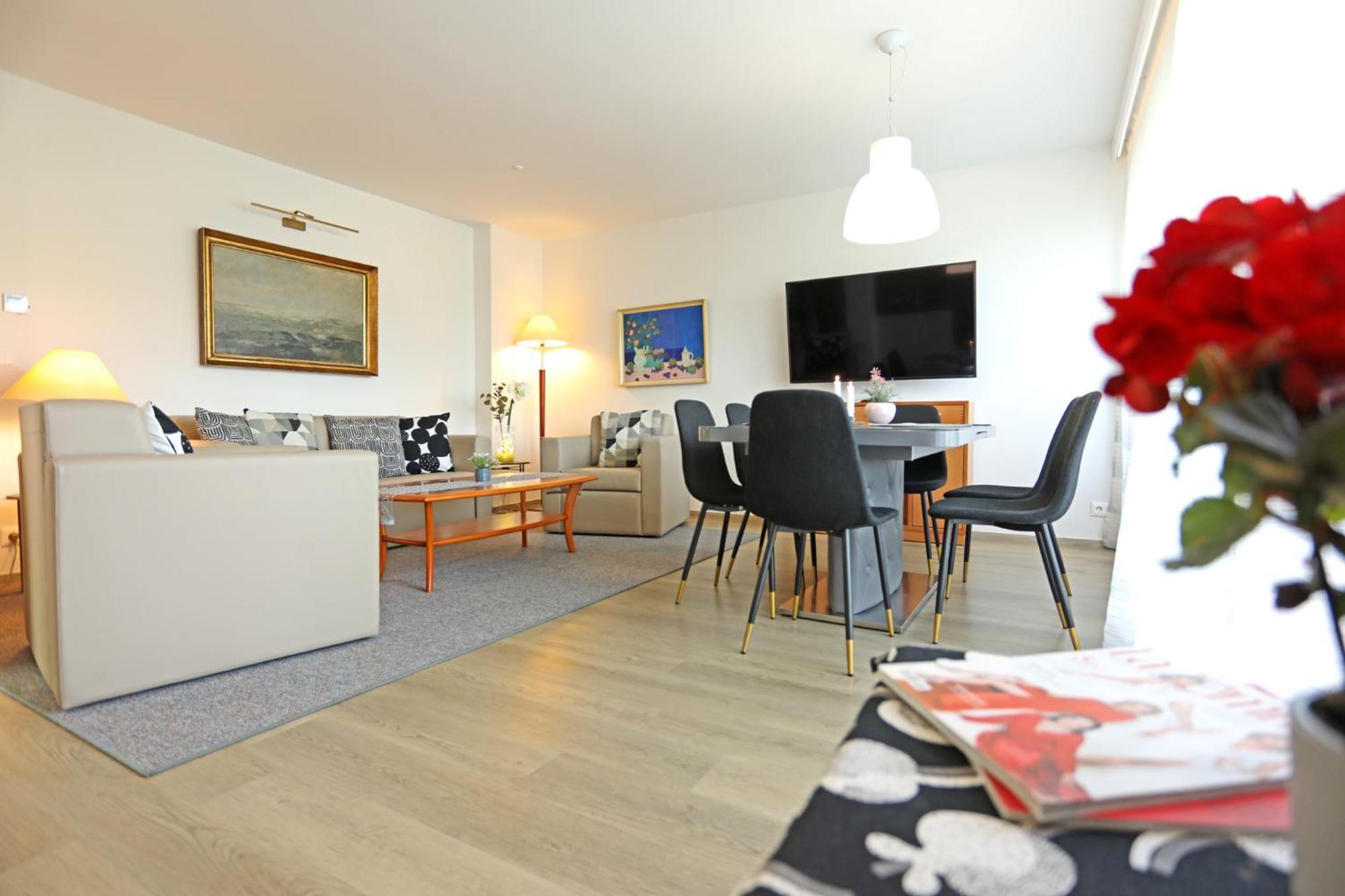 Atrium Apartman Heviz Mit Panoramaterrasse Und Tiefgarage Eksteriør billede